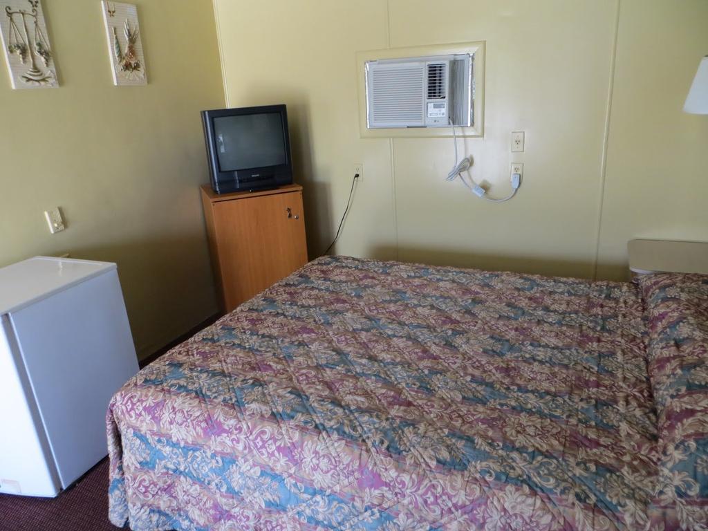 Travelers Inn Okeechobee Bilik gambar