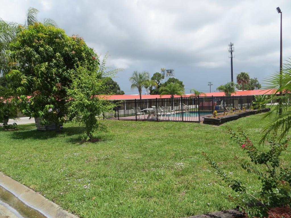 Travelers Inn Okeechobee Luaran gambar